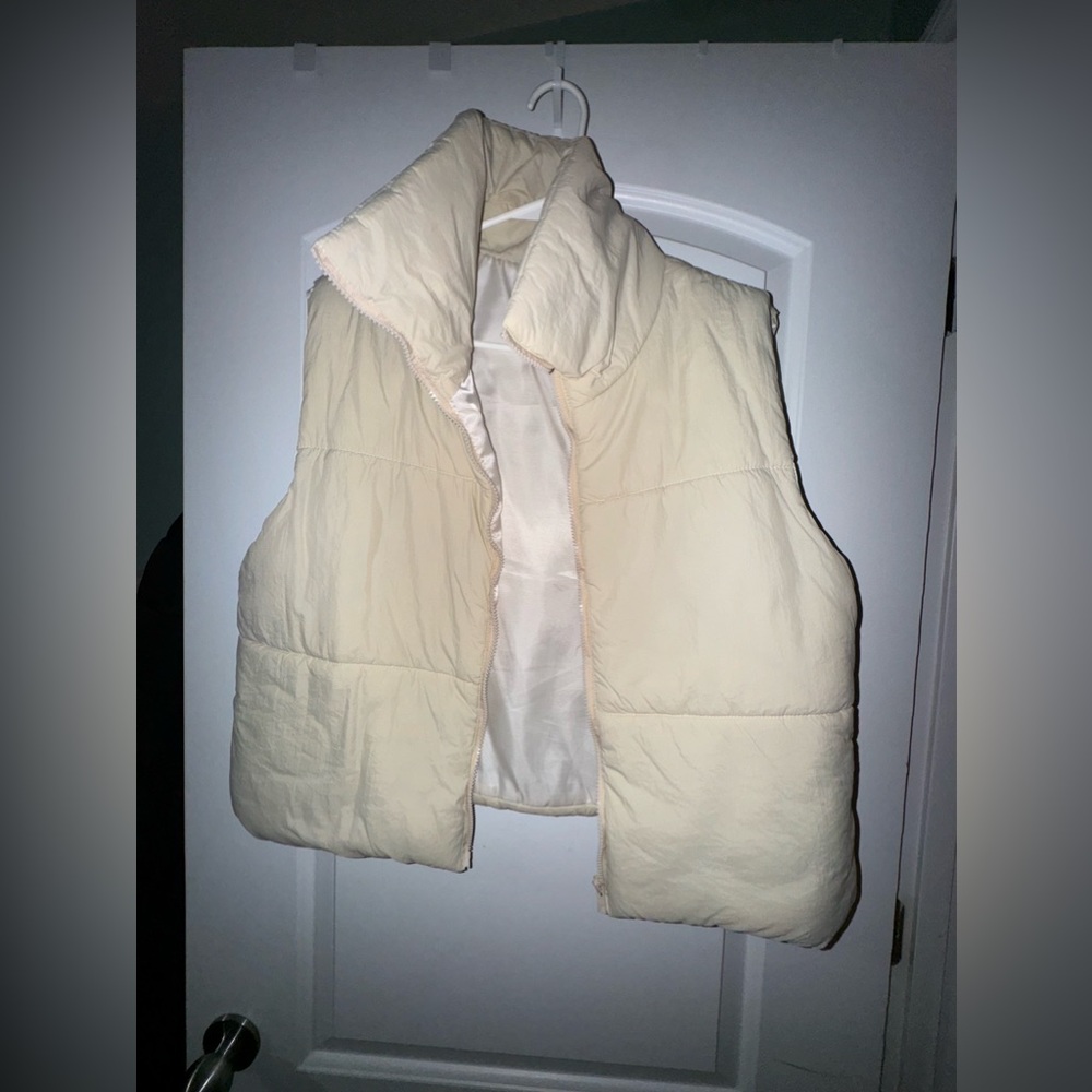 Cropped Puffer Vest